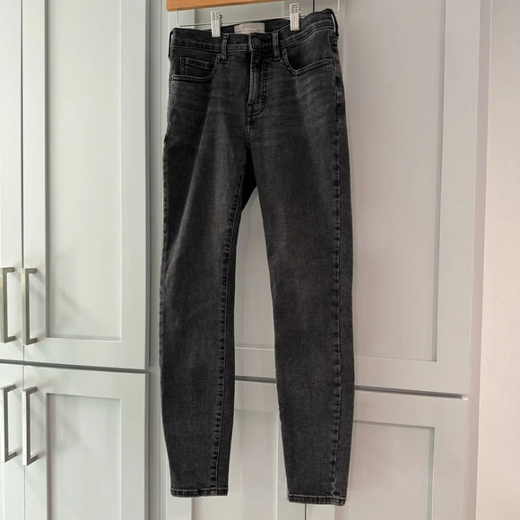 Everlane Mid Rise Skinny Jean in Washed Black size 27 - Picture 2 of 8